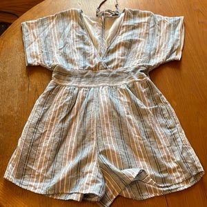 American eagle romper size medium